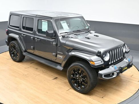 Used 2023 Jeep Wrangler Unlimited Sahara w/ Cold Weather Group AWD/4WD image 40