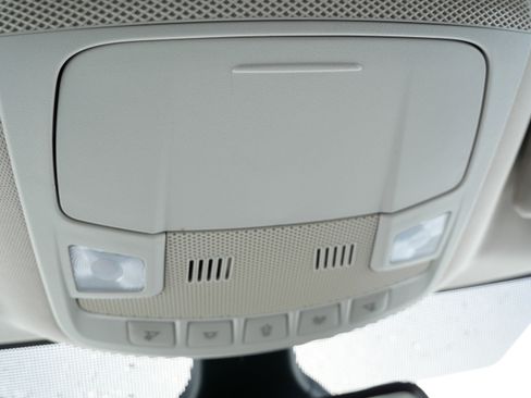 Used 2022 Ford Edge Titanium image 33