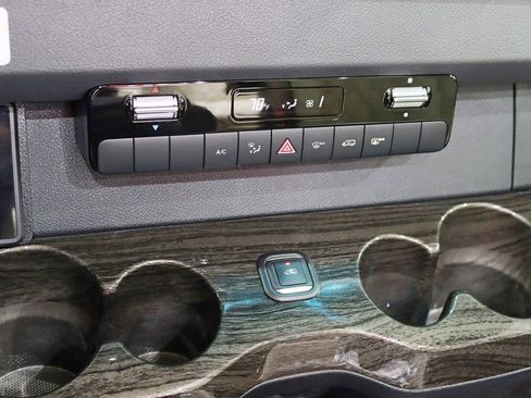 Used 2024 Mercedes-Benz Sprinter 3500 image 23