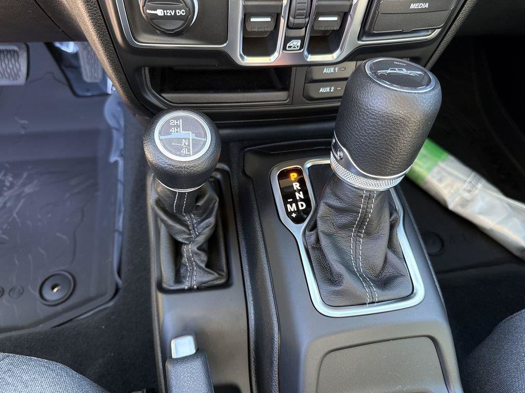 New 2026 Jeep Gladiator Sport AWD/4WD image 23