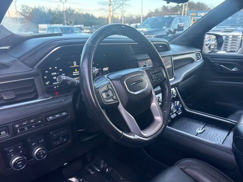 Used 2024 GMC Yukon XL Denali w/ Denali Reserve Package image 12