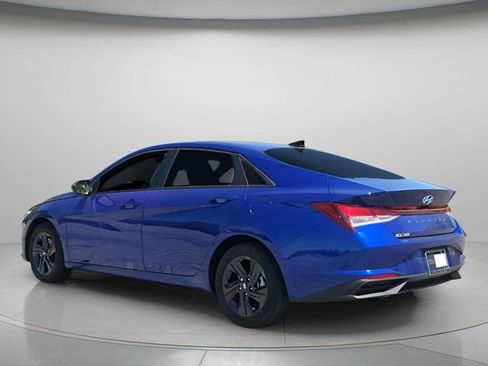 Used 2023 Hyundai Elantra SEL FWD image 6