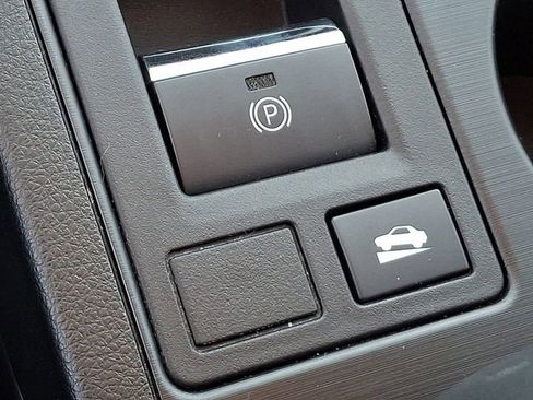 Used 2018 Subaru Legacy 2.5i Premium image 29