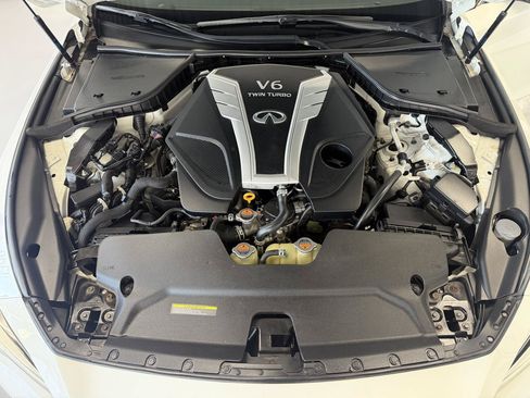 Used 2018 INFINITI Q50 Luxe w/ Essential Package (3.0T Luxe) AWD/4WD image 18