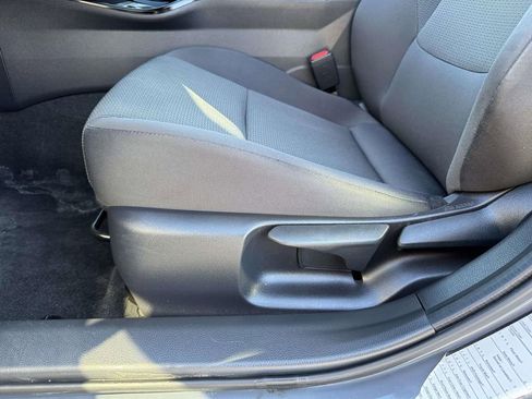 Used 2025 Toyota Prius LE image 19