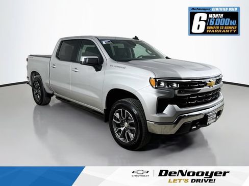 Used 2022 Chevrolet Silverado 1500 LT AWD/4WD image 1