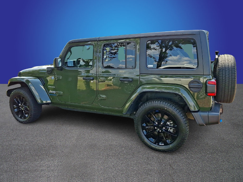 Used 2023 Jeep Wrangler Unlimited Sahara AWD/4WD image 7