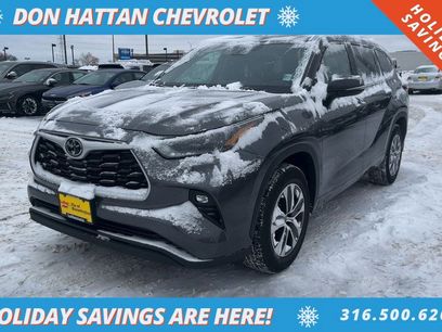 Used 2023 Toyota Highlander XLE