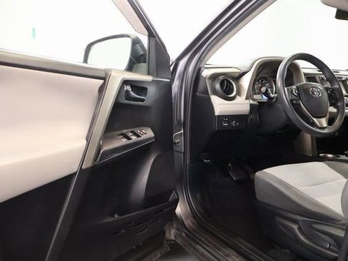Used 2014 Toyota RAV4 LE image 7
