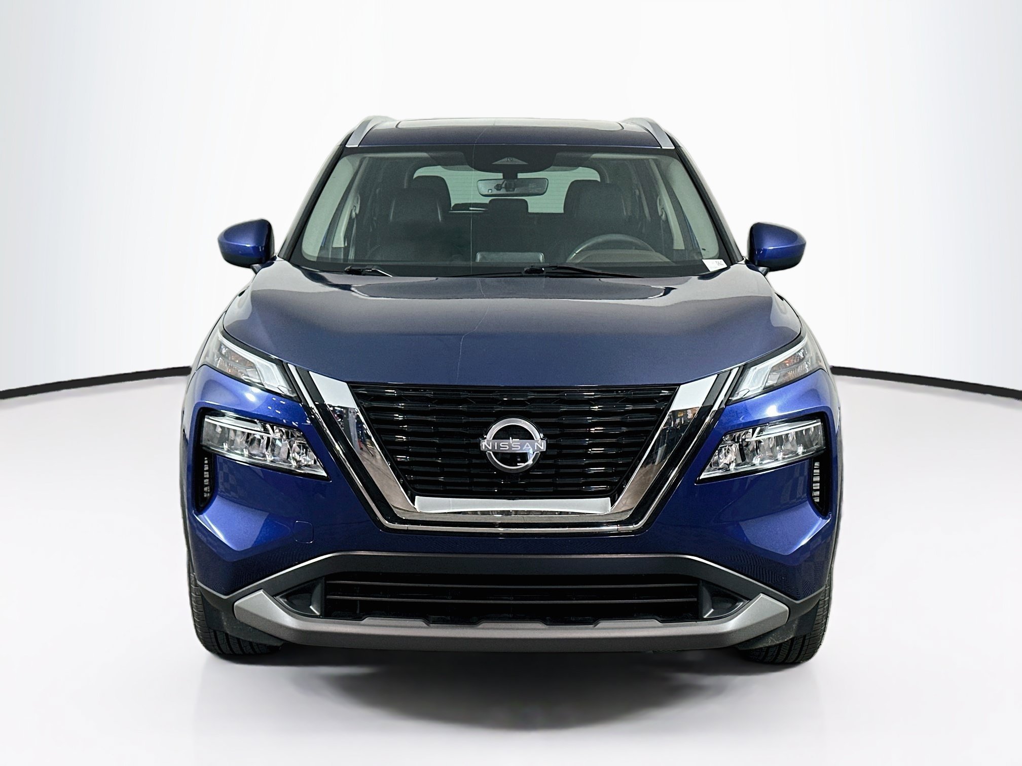 Used 2023 Nissan Rogue SV w/ SV Premium B Package FWD image 2