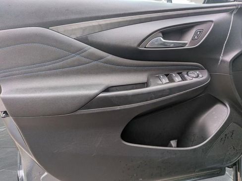 Used 2025 Buick Envista Sport Touring image 20