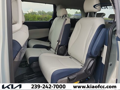 New 2026 Kia Carnival EX FWD image 12