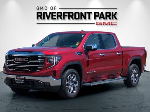 Used 2024 GMC Sierra 1500 SLT w/ SLT Premium Package AWD/4WD image 7