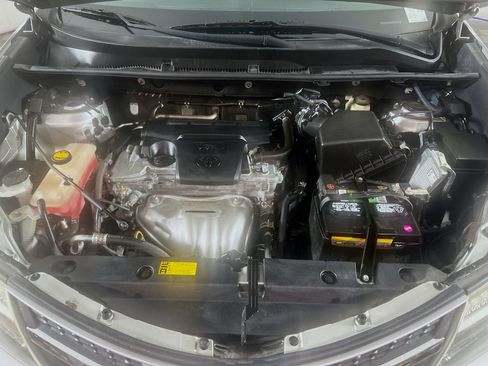 Used 2015 Toyota RAV4 LE FWD image 30