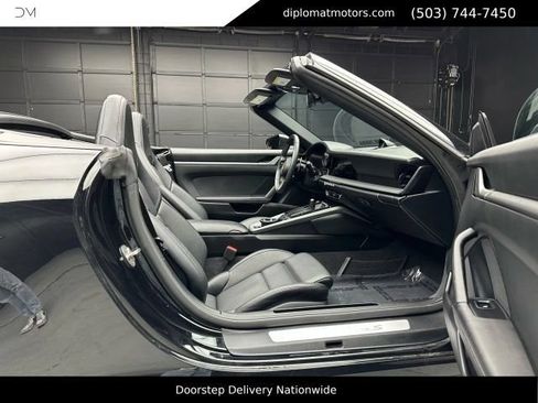 Used 2024 Porsche 911 Carrera S w/ Sport Package RWD image 20