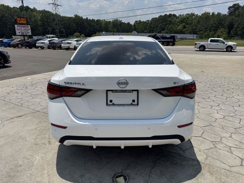Used 2024 Nissan Sentra SV FWD image 11