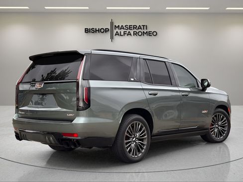 Used 2024 Cadillac Escalade V AWD/4WD image 5