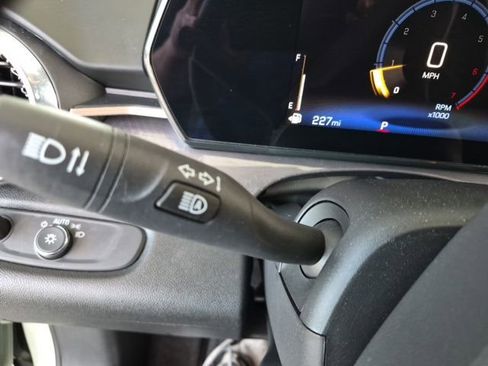 Used 2025 Chevrolet Trax ACTIV FWD image 20