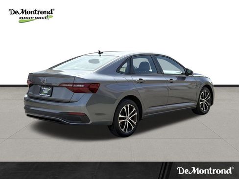 Used 2023 Volkswagen Jetta Sport image 5