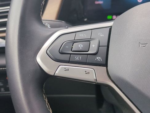 Used 2024 Volkswagen Atlas SE image 28