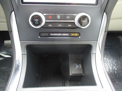 Used 2024 Ford Edge Titanium w/ Equipment Group 301A AWD/4WD image 27
