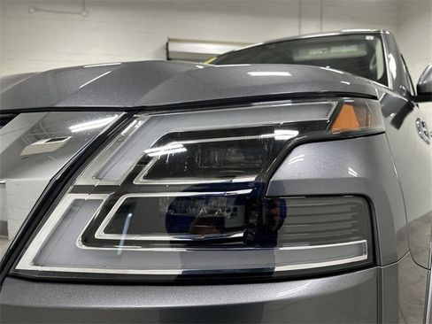 Used 2022 Nissan Armada SL w/ Captain's Chairs Package image 11