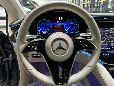 Certified 2023 Mercedes-Benz EQS 580 4MATIC Sedan image 23