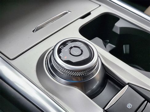 Certified 2022 Ford Explorer XLT w/ Equipment Group 202A image 27