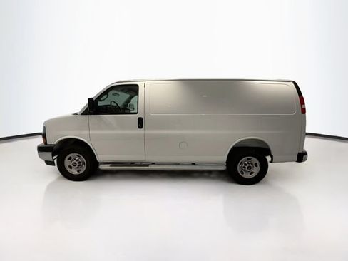 Used 2025 GMC Savana 2500 w/ Driver Convenience Package RWD image 4