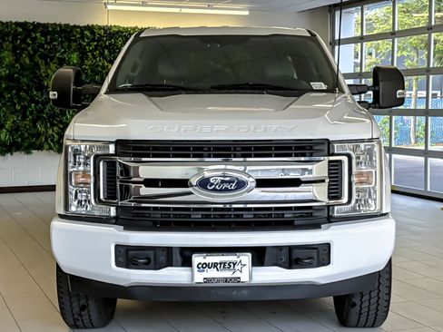 Used 2018 Ford F250 XL w/ Power Equipment Group AWD/4WD image 9