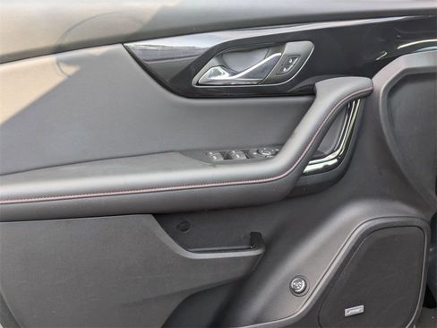Used 2025 Chevrolet Blazer RS image 11
