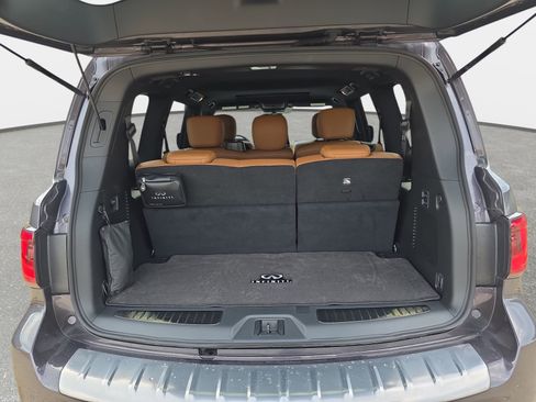 Certified 2024 INFINITI QX80 Sensory AWD/4WD image 12