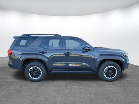 Used 2025 Toyota 4Runner TRD Off-Road Premium AWD/4WD image 4