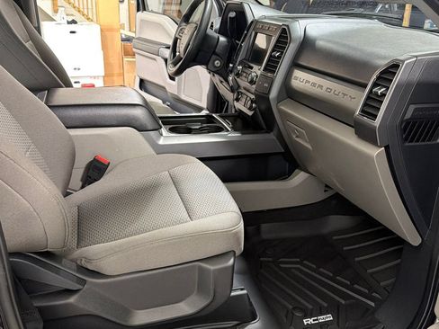 Used 2022 Ford F350 XLT w/ XLT Premium Package AWD/4WD image 8