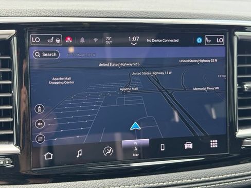 Used 2025 Chrysler Pacifica Limited FWD image 3
