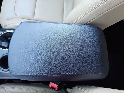 Used 2017 Ford Explorer XLT w/ Equipment Group 202A image 61