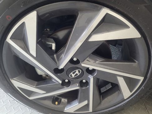 Used 2025 Hyundai Elantra Sport FWD image 31