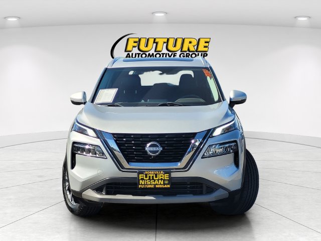 Used 2023 Nissan Rogue SV w/ SV Premium Package AWD/4WD image 2