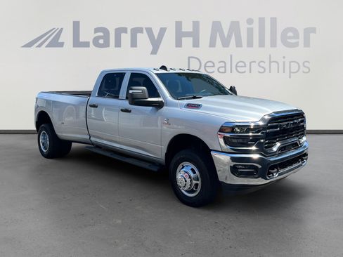 New 2026 RAM 3500 Tradesman AWD/4WD image 7