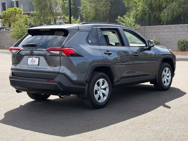Used 2021 Toyota RAV4 LE FWD image 7