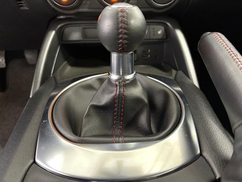 Used 2018 MAZDA MX-5 Miata Club image 22