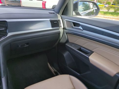 Used 2023 Volkswagen Atlas Cross Sport SEL R-Line AWD/4WD image 16
