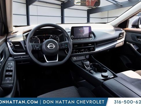 Used 2023 Nissan Rogue SV AWD/4WD image 16