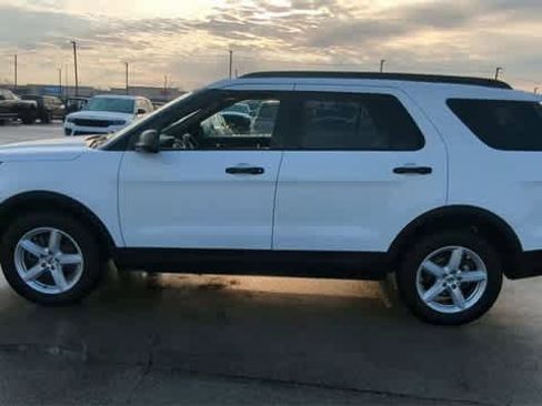 Used 2018 Ford Explorer 4WD image 5