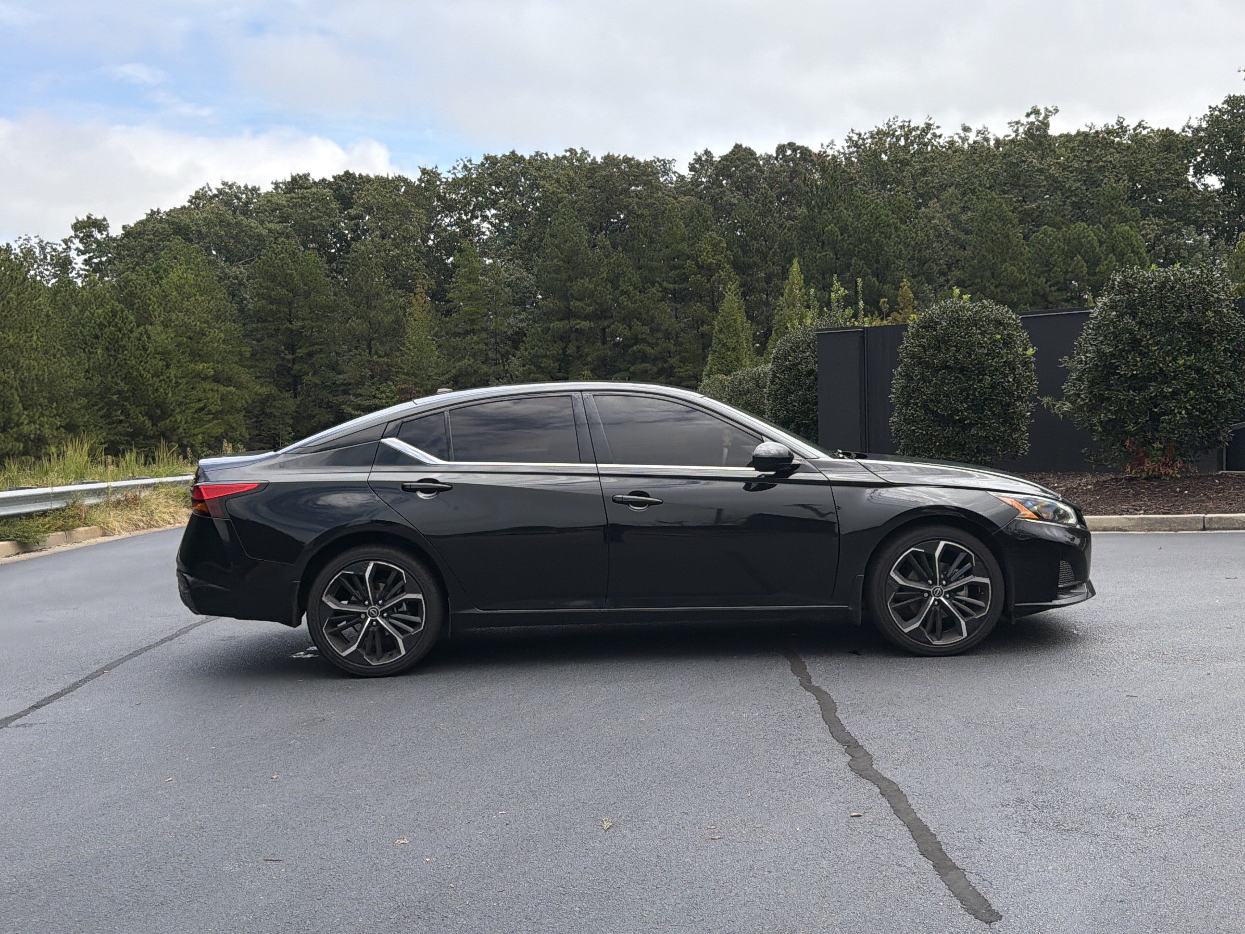 Used 2023 Nissan Altima 2.5 SR AWD/4WD image 5