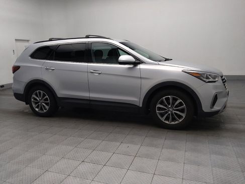 Used 2017 Hyundai Santa Fe SE image 11