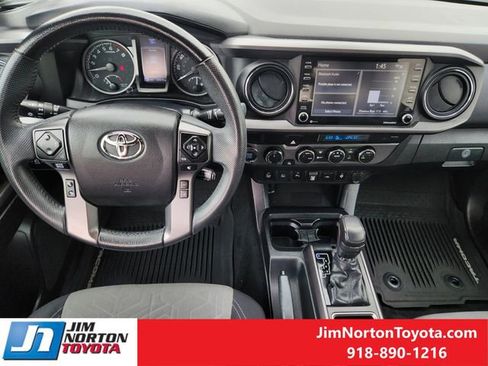 Used 2021 Toyota Tacoma TRD Sport w/ Technology Package image 28