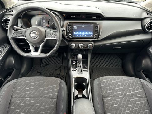 Used 2024 Nissan Kicks SV image 14