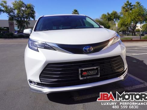 Used 2023 Toyota Sienna XLE image 39