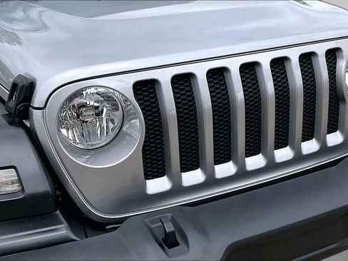 Used 2018 Jeep Wrangler Unlimited Sport S AWD/4WD image 28